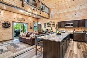 Room - Tranquil Mountain Getaway By Ghosal Luxury Lodging (Gatlinburg)