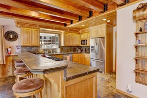 Room - Lakefront Village Castle 2312 (Big Bear Lake)