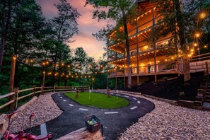 View from property - Sweet Escape By Ghosal Luxury Lodging (Gatlinburg)