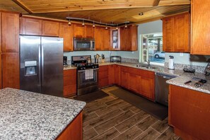 Room - Big Bear Splash (Big Bear Lake)