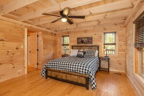 Room - Smoky Retreat (Gatlinburg)