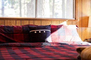 Room - Cozy Bear Cabin (South Lake Tahoe)