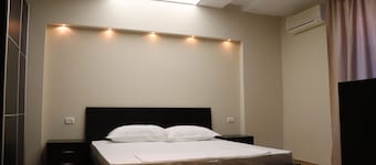 Danis Hotel