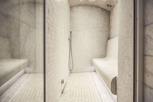 Hôtel Oniro Tournai - Luxury Rooms & Wellnss Suits