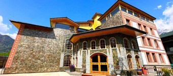 The Walnut Creek Hotel