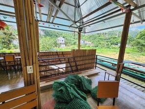 الإطلالة من المنشأة