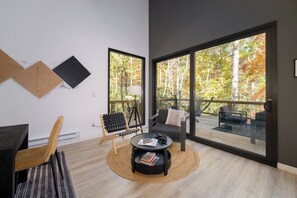 Interior - Glass Pines in Pisgah Forest (Pisgah Forest)