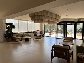 Lobby - Punta Bermeja Premium Beach Hotel (El Puerto de Santa Maria)