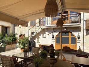 الإطلالة من المنشأة