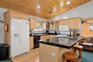Room - River Rock Lodge 1953 (Big Bear Lake)