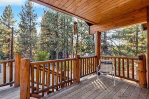 Room - River Rock Lodge 1953 (Big Bear Lake)