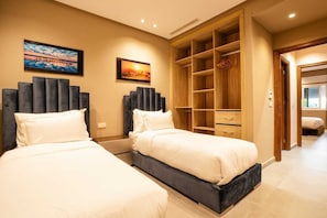 Room - Atlantic Mnar (Al Bahraoyine)