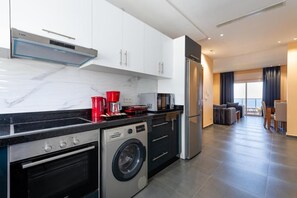 Room - Atlantic Mnar (Al Bahraoyine)