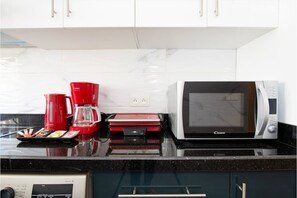 Room - Atlantic Mnar (Al Bahraoyine)