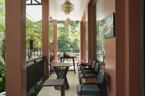 Unclassified image, 4 of 51, button - Catba Backpackers Hostel & Pool Bar (Hi Phòng)
