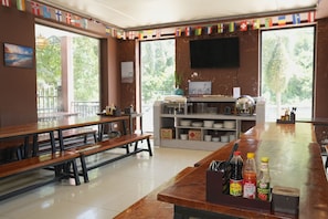 Restaurant - Catba Backpackers Hostel & Pool Bar (Hai Phong)