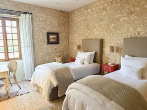 Room - Les Manibelles (Amarens)