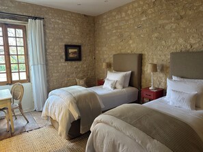 Room - Les Manibelles (Amarens)