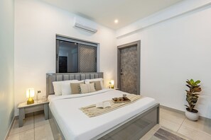 Room - Alaya Stays By Elivaas Lake City Heights (Udaipur)