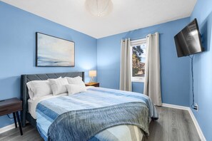 3 bedrooms, iron/ironing board, WiFi, bed sheets