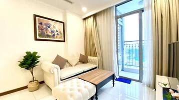 Minibar, wifi gratis y ropa de cama