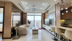 Minibar, wifi gratis y ropa de cama 