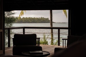 Standard Bungalow, Lagoon View, Beachside | In-room safe, desk, iron/ironing board, free WiFi - Vahine Private Island (Taha'a)