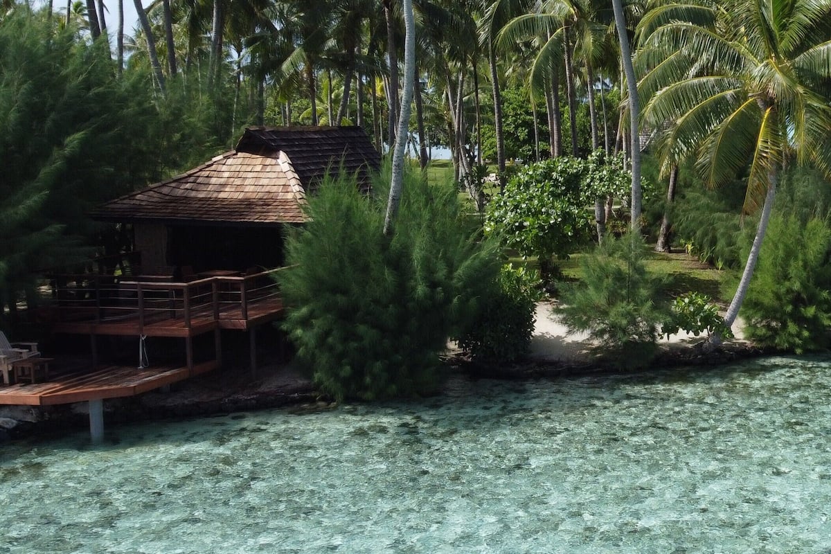 Standard Bungalow, Lagoon View, Beachside | In-room safe, desk, iron/ironing board, free WiFi