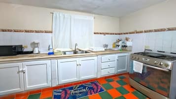 Mikrowelle, Ofen, Herdplatte, Geschirrspüler