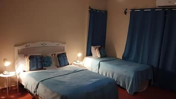 5 habitaciones, tabla de planchar con plancha y wifi