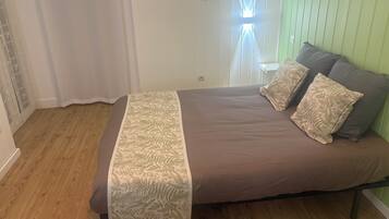 Internet, bed sheets