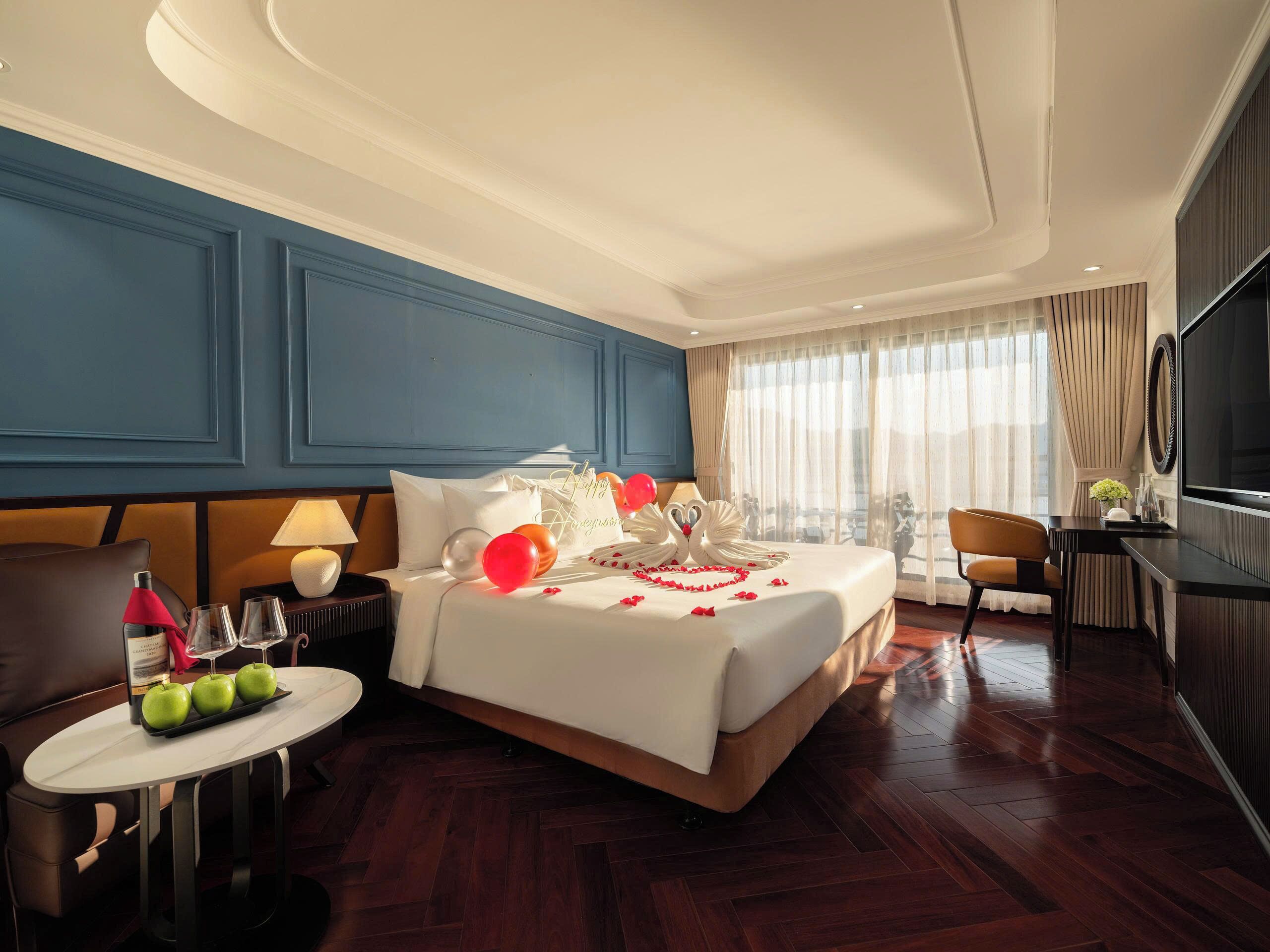 Suite Premier, balcón, vista al mar | Minibar, escritorio, espacio para trabajar con laptop y insonorización 