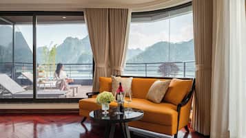 Lan Ha Suite with Private Terrace & Bathtub and Starlink Internet Access | Balcony view