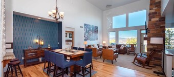 Red Barn of Granby Ranch - spacious luxury, pet friendly and hot tub