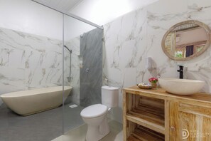 Deluxe Double Room, Patio, Sea View | Bilik Mandi