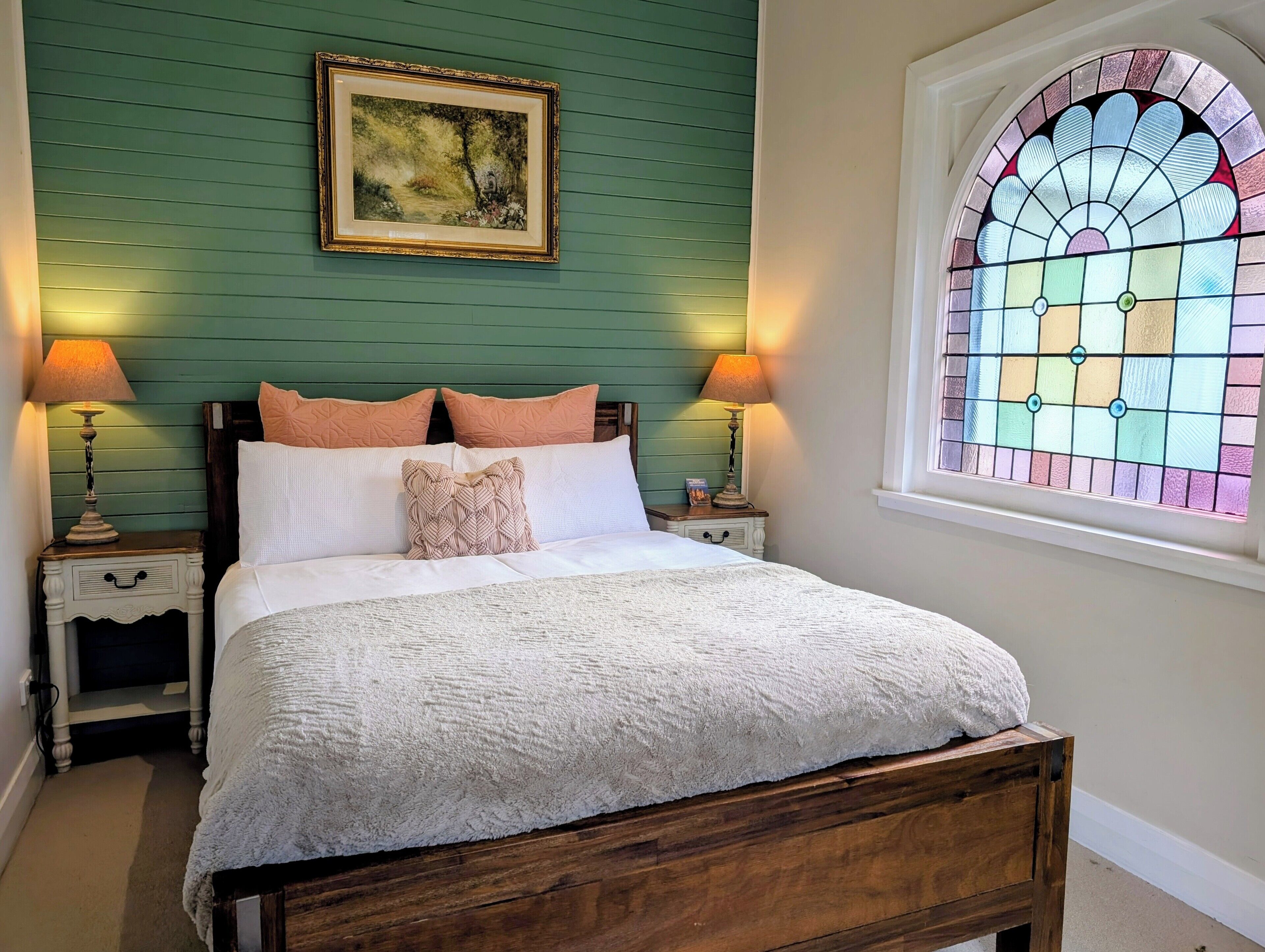 3 habitaciones, escritorio, tabla de planchar con plancha y wifi gratis 