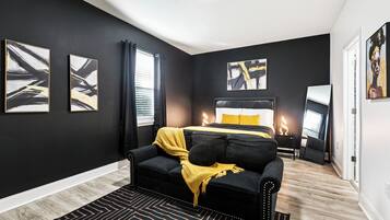 5 bedrooms, desk, iron/ironing board, travel crib