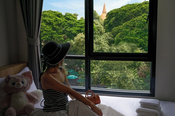 In-room safe, blackout drapes, WiFi (free), bed sheets