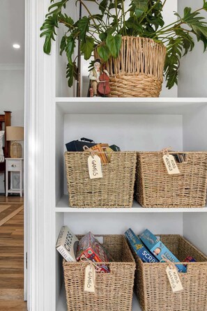 المنشأة من الداخل