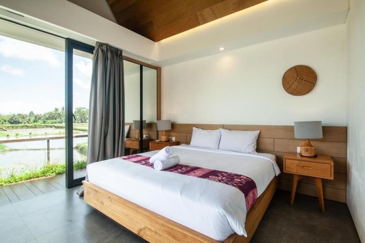 2 chambres, fer et planche à repasser, Wi-Fi, draps fournis