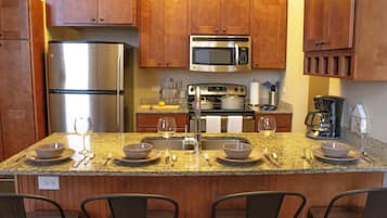 Micro-ondes, four, plaque de cuisson, lave-vaisselle