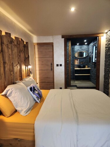 Appartement moderne, tout équipé en centre ville, situé entre lacs et montagnes