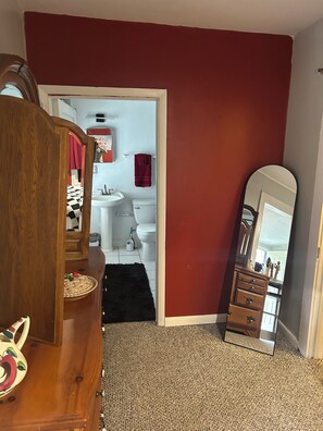 1 bedroom, iron/ironing board, Internet, bed sheets