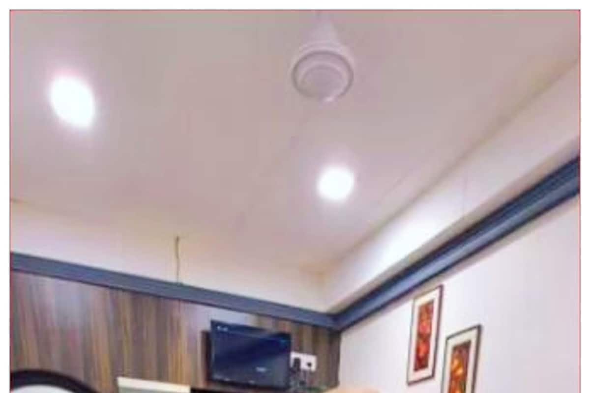 Habitació triple Deluxe | Roba de llit hipoal·lergògena, escriptori i habitacions insonoritzades