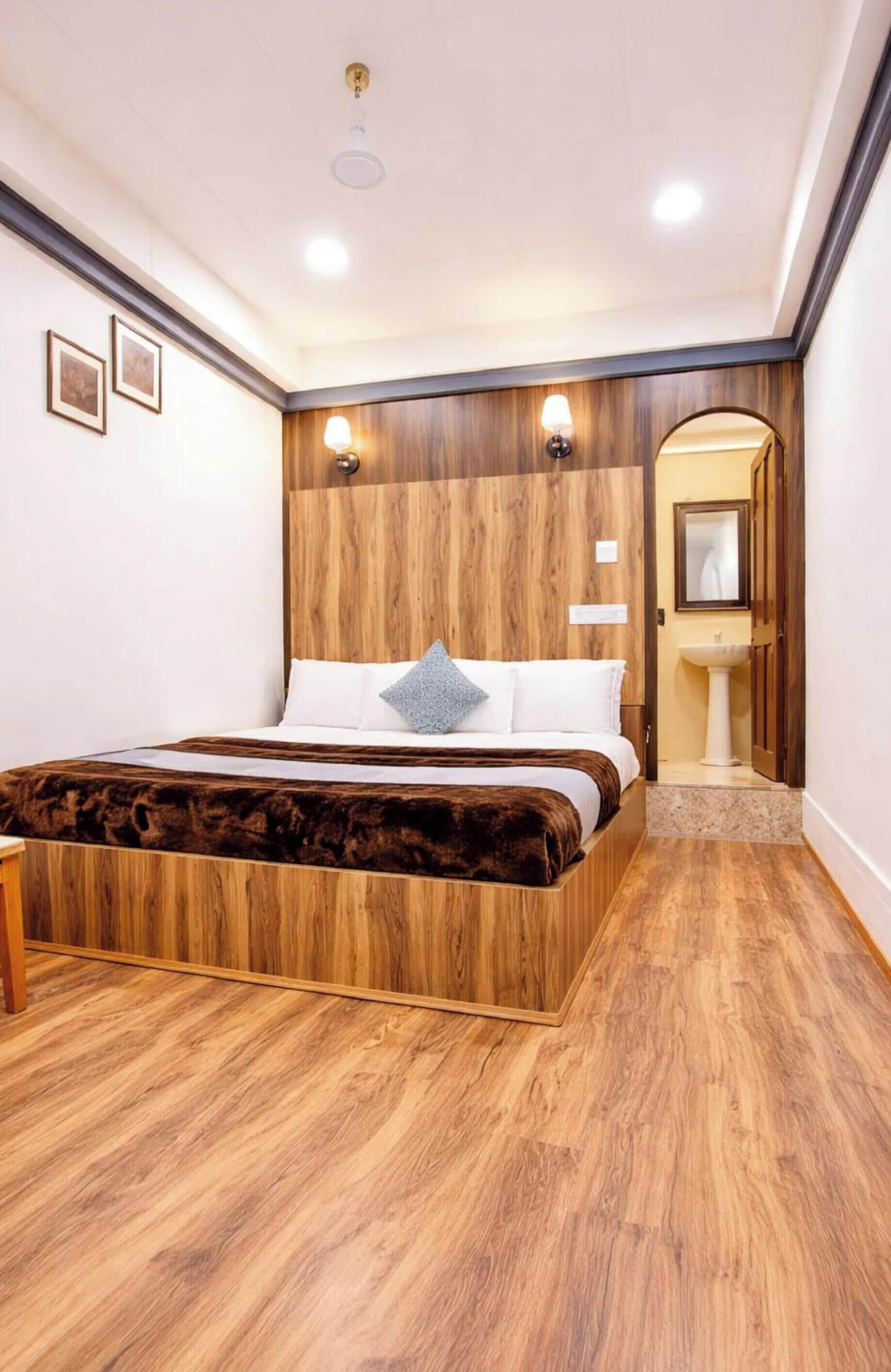 Deluxe Double Room | Hypo-allergenic bedding available, desk, soundproofing, WiFi (free)