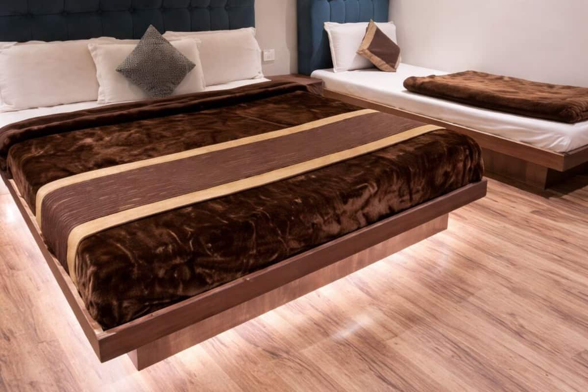 Hypo-allergenic bedding, desk, soundproofing, free WiFi