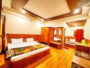 Double Room | Free WiFi