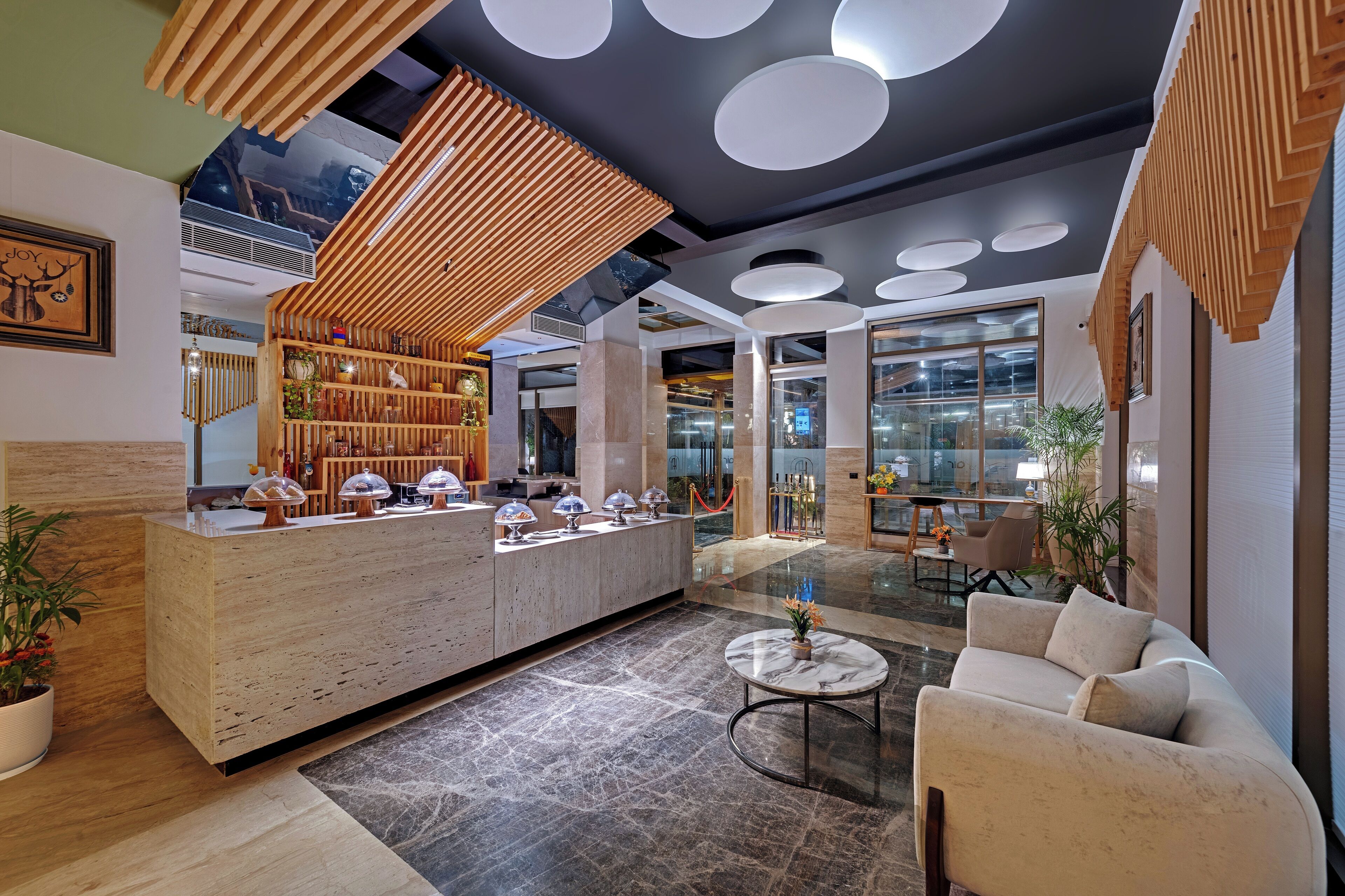 Coin salon dans le hall