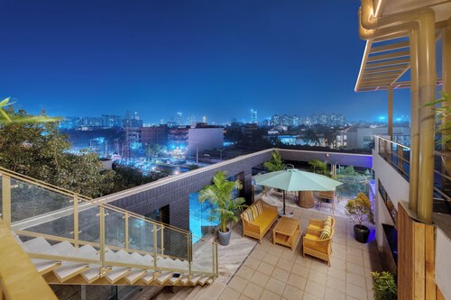 Hays AIR By Ahuja Residences - Golf Course Ext. Road & Sector 51