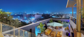 Hays AIR By Ahuja Residences - Golf Course Ext. Road & Sector 51